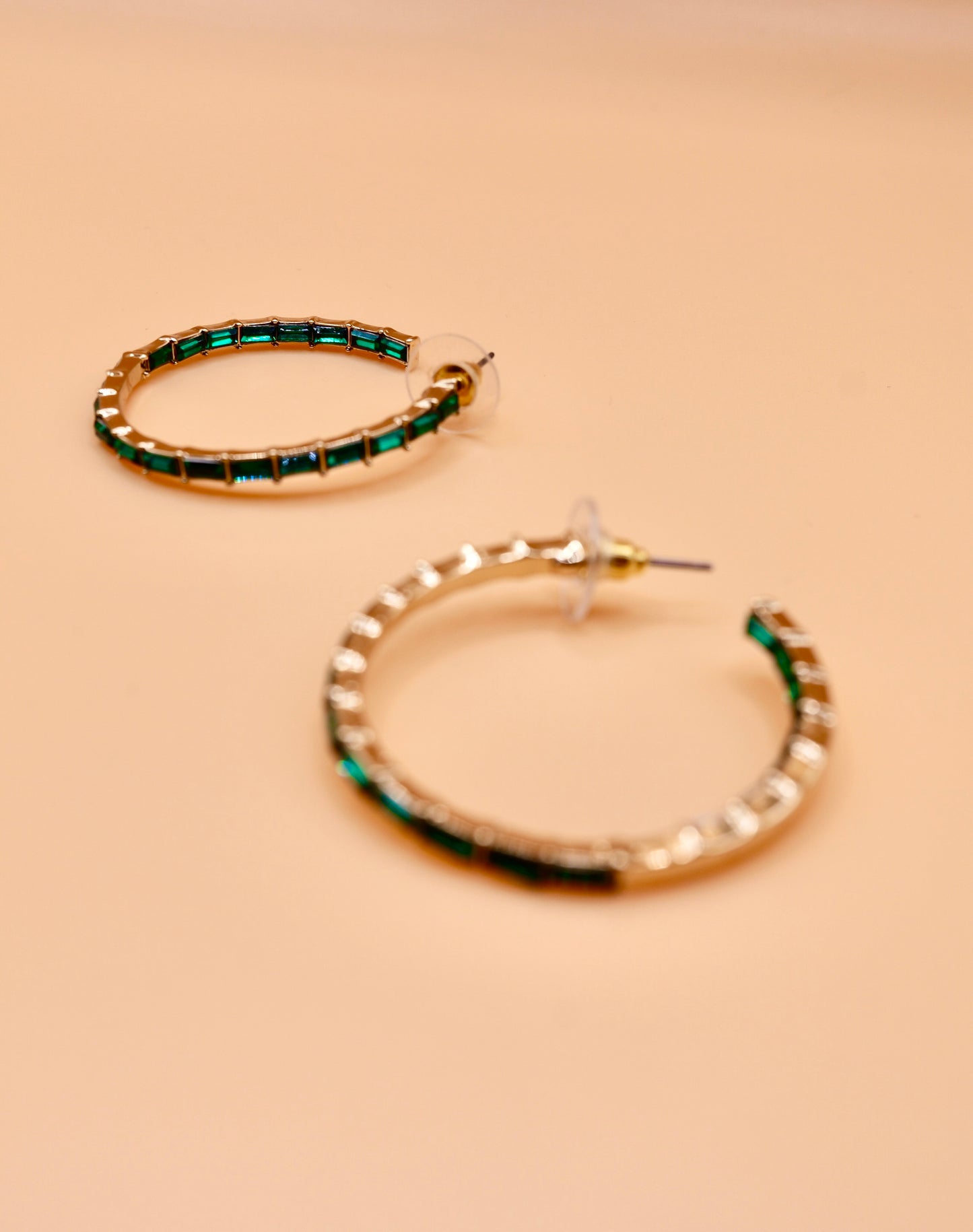 'Ella" hoop earrings with green stones - Gold
