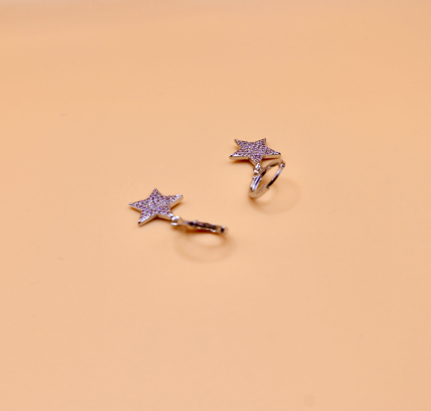 "Alice" Huggie heart earrings - Silver