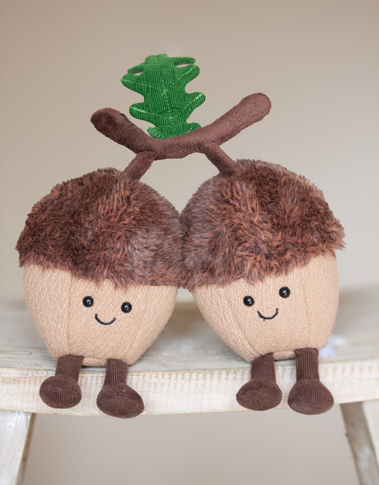 Jellycat Amuseables Ort & Tum Acorns