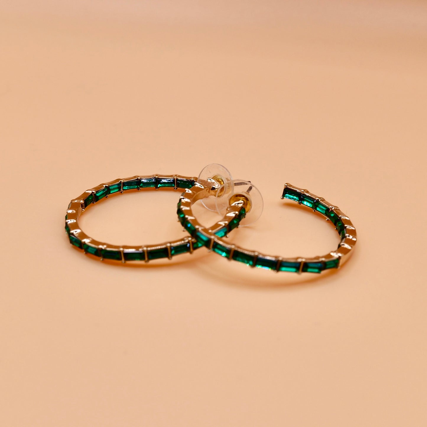 'Ella" hoop earrings with green stones - Gold