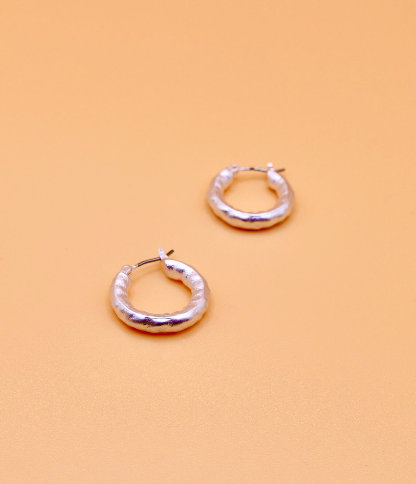 "Clare" Beaten hoops - Silver