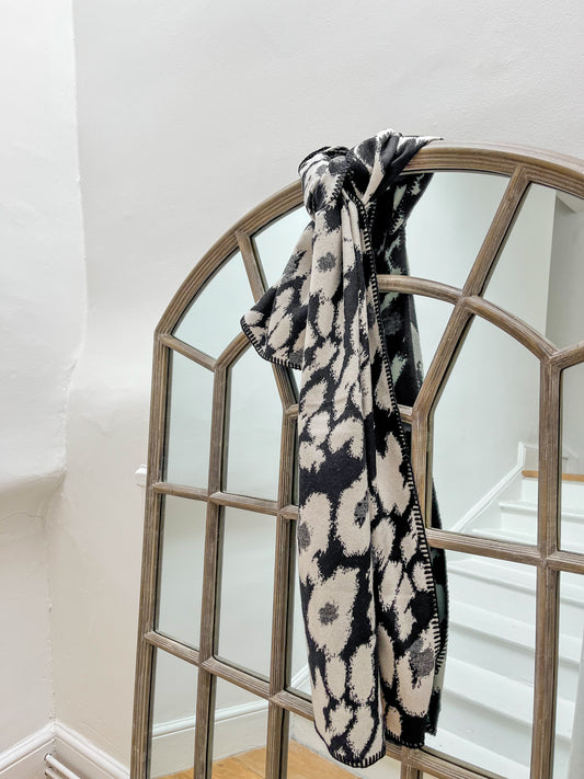 Luxe Cheetah Print Scarf - Black & White