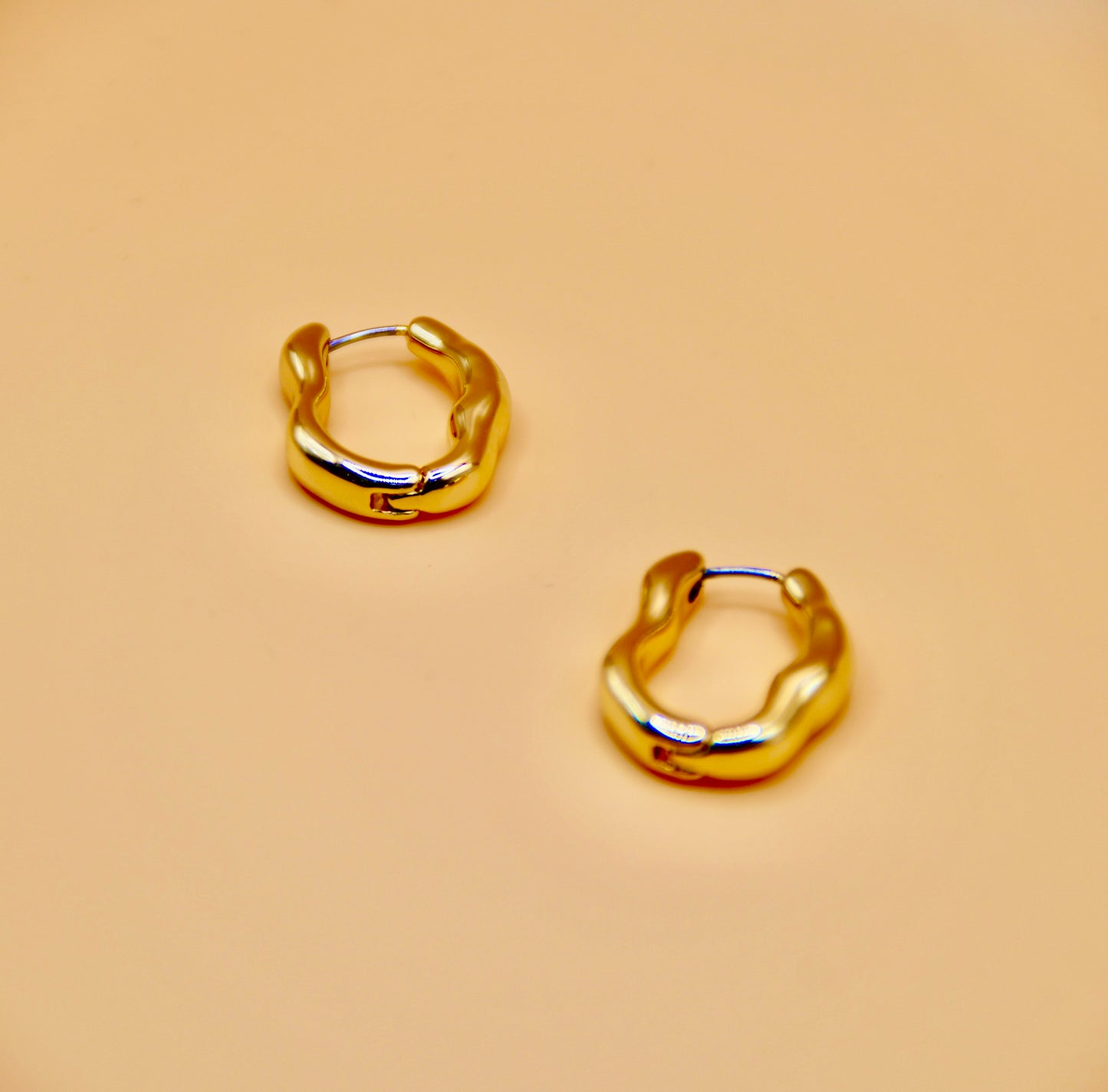"Alison" wobbly hoops -Gold