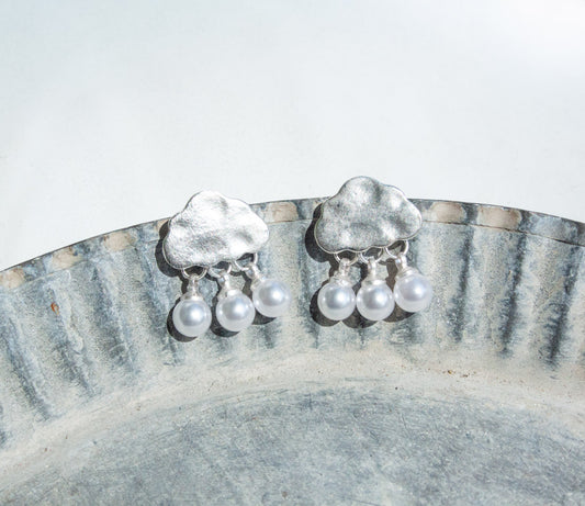 Cloud Earring with Pearl Rain Droplets - Silver