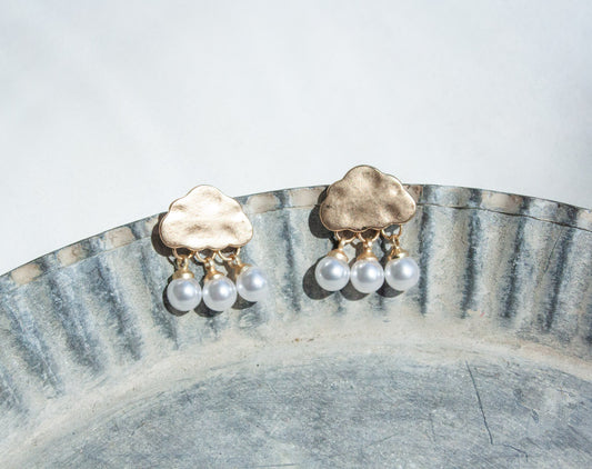 Cloud Earring with Pearl Rain Droplets - Gold