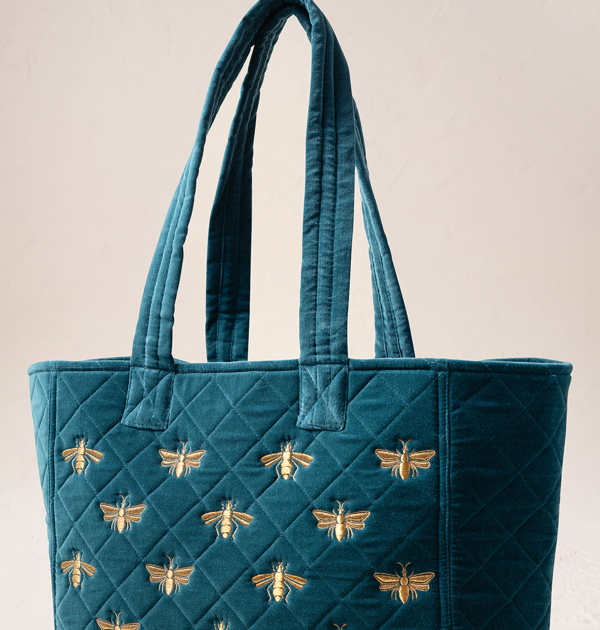Elizabeth Scarlett Honey Bee Tote Bag